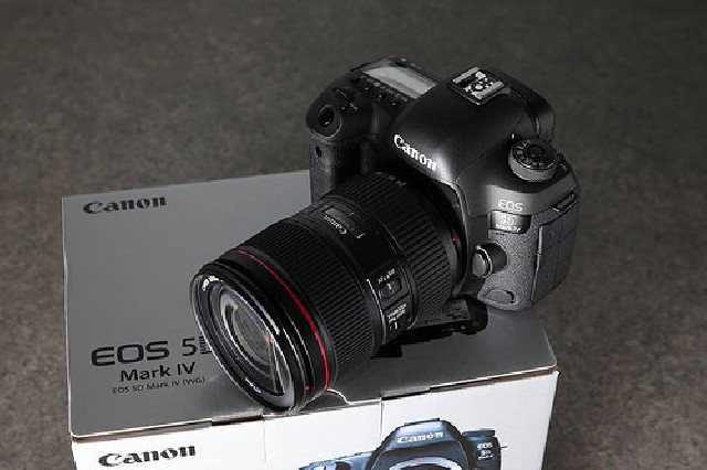 Foto 1 - F / s canon eos 5d mark iv with 24-105mm lens